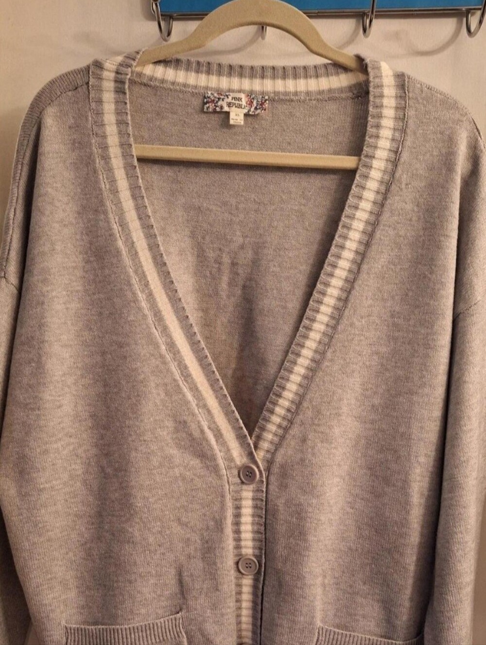 Women's Gray V-Neck Cardigan Sweater